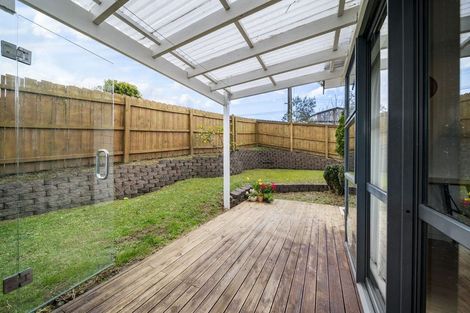 Photo of property in 2/109 Target Road, Totara Vale, Auckland, 0629