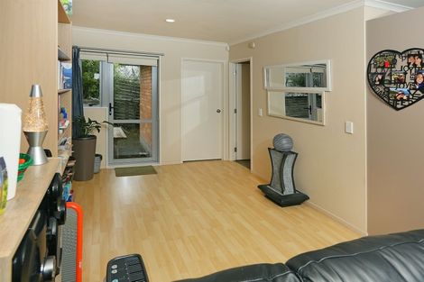 Photo of property in 25 Simpson Road, Ranui, Auckland, 0612
