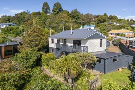 Photo of property in 19 Shandon Street, Roseneath, Port Chalmers, 9023