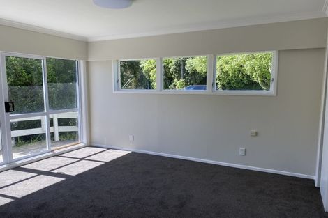 Photo of property in 15 Pekanga Road, Normandale, Lower Hutt, 5010