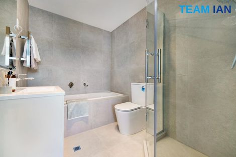 Photo of property in 7/11 Kayle Glen, West Harbour, Auckland, 0618