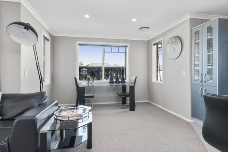 Photo of property in 2 Tulip Drive, Cambridge, 3434