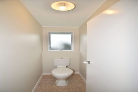 Photo of property in 2/2 Mcdowell Crescent, Hillcrest, Auckland, 0626