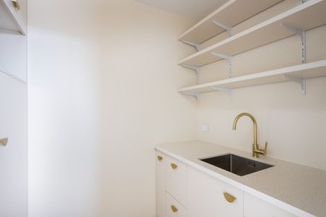 Photo of property in 9a Lemont Place, Westown, New Plymouth, 4310