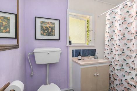 Photo of property in 138 Miromiro Road, Normandale, Lower Hutt, 5010