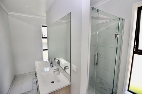 Photo of property in 1 Vanita Drive, Whitianga, 3510