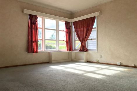 Photo of property in 28 Archibald Road, Kelston, Auckland, 0602