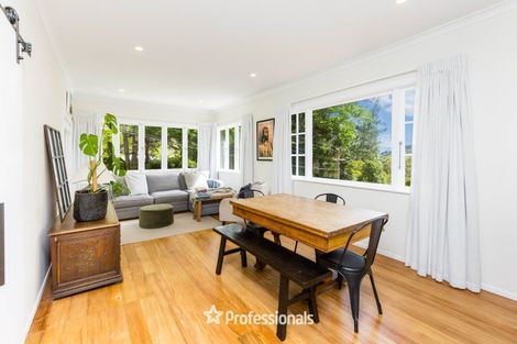 Photo of property in 43 Wyndham Road, Pinehaven, Upper Hutt, 5019