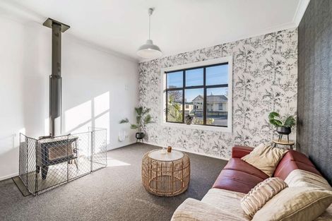 Photo of property in 16 Douglas Street, Balclutha, 9230