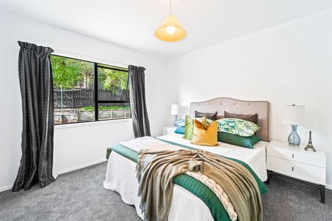 Photo of property in 10 Penguin Drive, Murrays Bay, Auckland, 0630