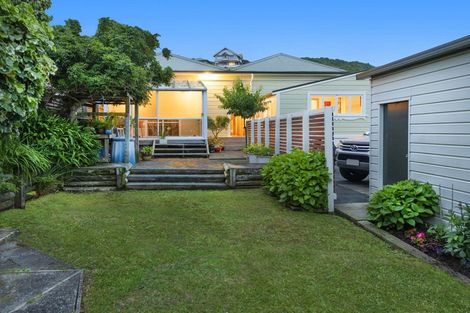 Photo of property in 89 Eden Street, Island Bay, Wellington, 6023