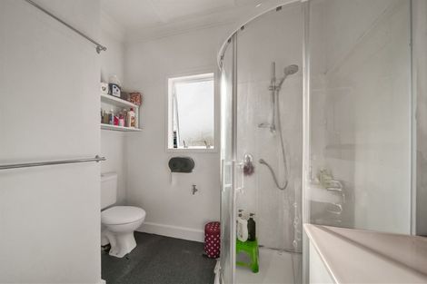 Photo of property in 10 Oxford Street, Patea, 4520