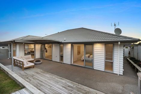 Photo of property in 13 Pitoitoi Drive, Riverhead, 0820