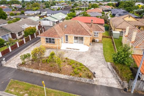 Photo of property in 22 Forest Lake Road, Forest Lake, Hamilton, 3200