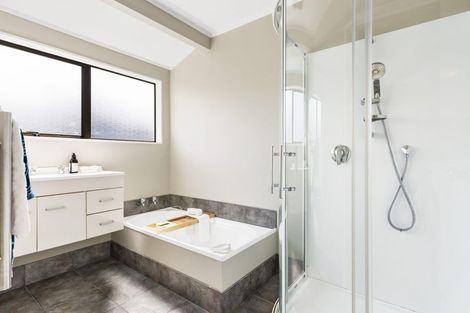 Photo of property in 24 Hebron Road, Waiake, Auckland, 0630