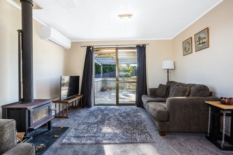 Photo of property in 4 Gaff Place, Whitby, Porirua, 5024