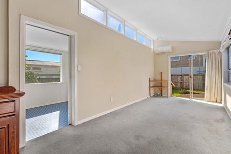 Photo of property in 3 Frieston Road, Milford, Auckland, 0620