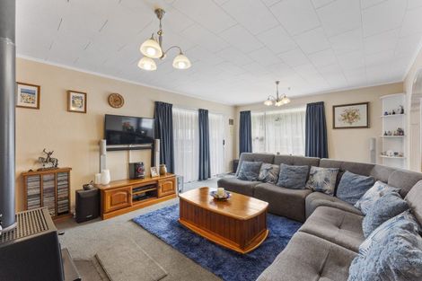 Photo of property in 30 Omaha Grove, Totara Park, Upper Hutt, 5018