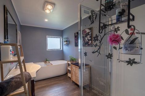 Photo of property in 2656 South Head Road, South Head, Helensville, 0874