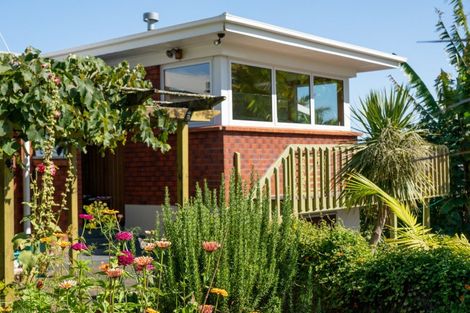 Photo of property in 61 Lorenzen Bay Road, Raglan, 3225