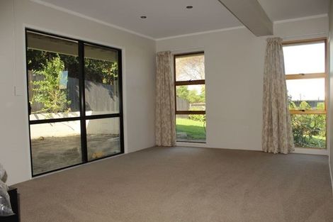 Photo of property in 123 Sandspit Road, Shelly Park, Auckland, 2014