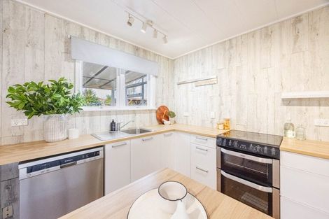 Photo of property in 8 Crichton Place, Taradale, Napier, 4112