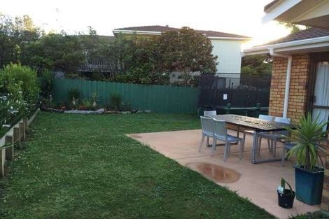 Photo of property in 21 Voltaire Court, Botany Downs, Auckland, 2010