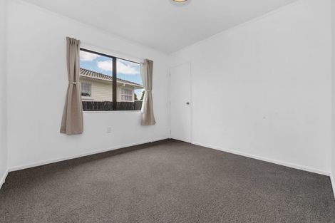 Photo of property in 2/103 Chichester Drive, Rosehill, Papakura, 2113