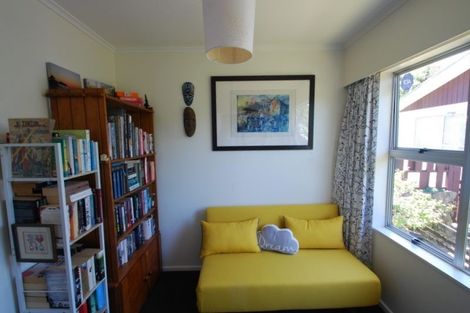 Photo of property in 109 Taylor Terrace, Tawa, Wellington, 5028