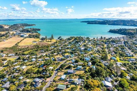 Photo of property in 5 Wellington Road, Surfdale, Waiheke Island, 1081
