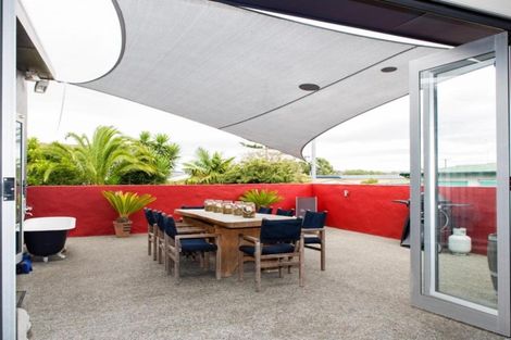 Photo of property in 104 Charles Street, Westshore, Napier, 4110