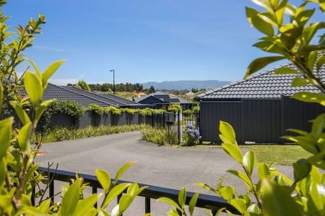 Photo of property in 5 Moss Lane, Omokoroa, 3114