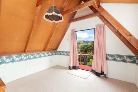 Photo of property in 17 Harbour View Road, Leigh, 0985