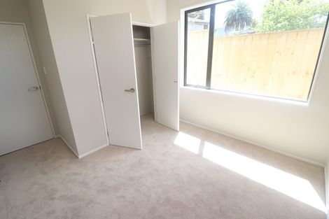 Photo of property in 6c St Catherine Crescent, West Harbour, Auckland, 0618
