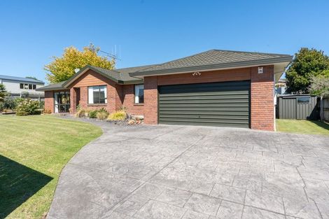 Photo of property in 14 Caulfield Place, Nawton, Hamilton, 3200