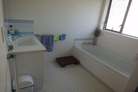 Photo of property in 2/41 College Road, Northcote, Auckland, 0627