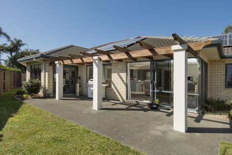 Photo of property in 24 Saint Heliers Place, Papamoa Beach, Papamoa, 3118