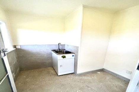 Photo of property in 50 Farquhar Road, Glendene, Auckland, 0602