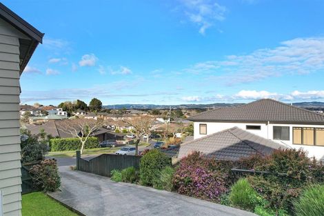 Photo of property in 12 Cairnsvale Rise, Manurewa, Auckland, 2105