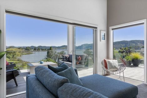 Photo of property in 104 Tukere Drive, Whangamata, 3620