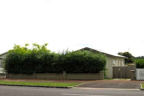 Photo of property in 33 Huia Road, Point Chevalier, Auckland, 1022