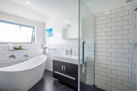 Photo of property in 100 Harakeke Road, Te Horo, Otaki, 5581