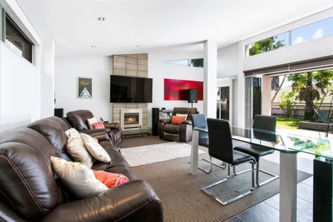 Photo of property in 3 Sandhurst Rise, Henderson, Auckland, 0612