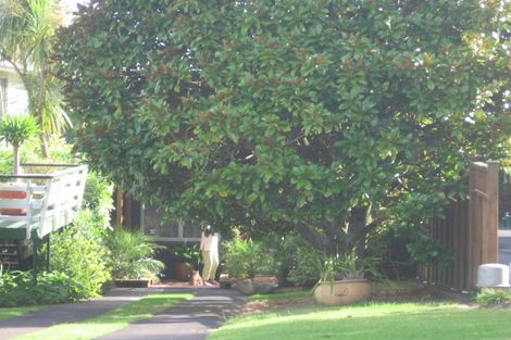 Photo of property in 1/112 Exmouth Road, Northcote, Auckland, 0627