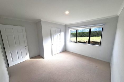 Photo of property in 27 Killygordon Place, Massey, Auckland, 0614