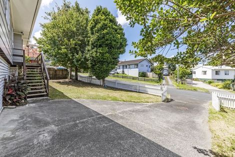 Photo of property in 4 Buisson Glade, West Harbour, Auckland, 0618