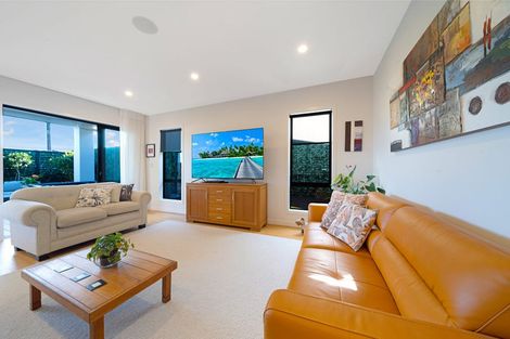 Photo of property in 14a Waitemata Road, Hauraki, Auckland, 0622