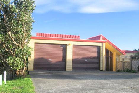 Photo of property in 3 Ettrick Grove, Papakowhai, Porirua, 5024