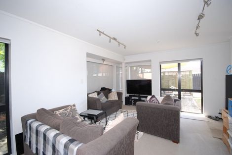 Photo of property in 3/16 Wairakei Street, Greenlane, Auckland, 1051