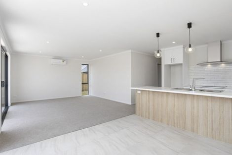 Photo of property in 4 Tahuna Minhinnick Drive, Glenbrook, 2681